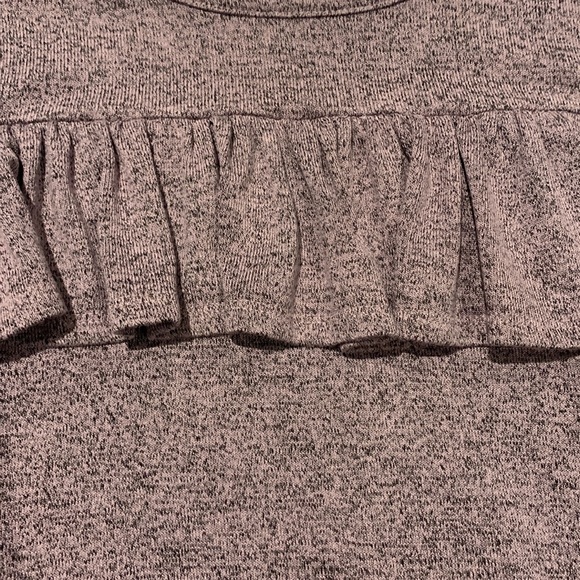 Women’s cold shoulder sweater from Suzy Shier - Picture 6 of 6